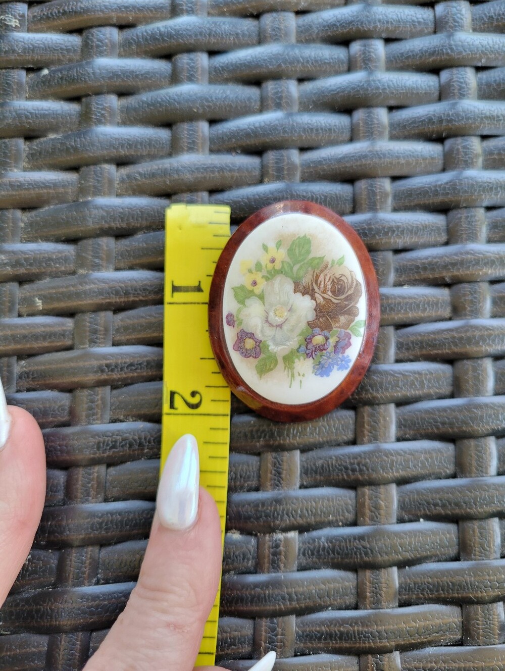 Vintage Mid-Century Handpainted Floral Brooch - Picture 4 of 7